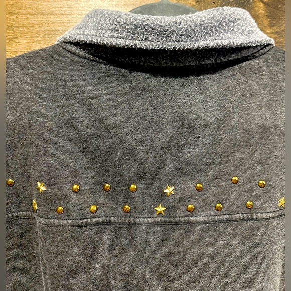 NWT Vintage Havana Gray Shacket Style Embellished Top - Picture 5 of 16